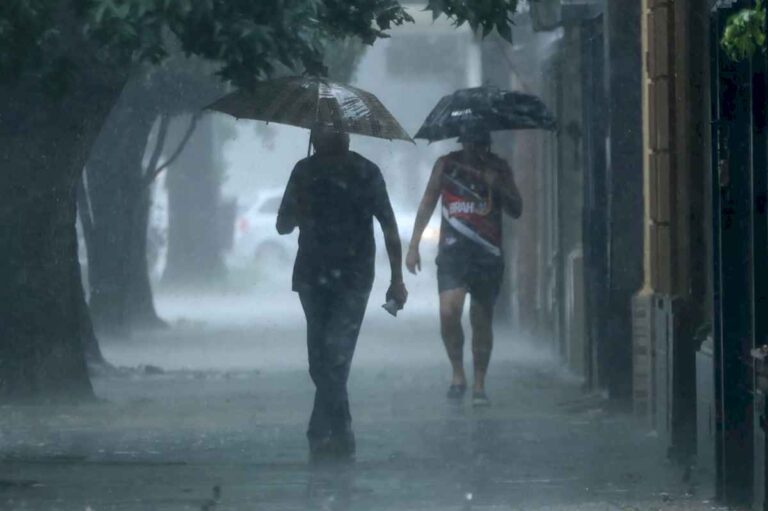 rige-un-alerta-amarilla-por-lluvias-y-tormentas-en-en-el-amba-y-en-cuatro-provincias