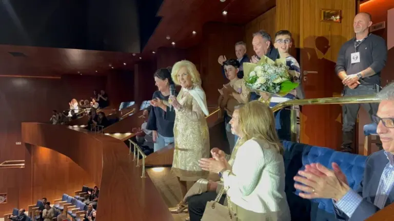 Mirtha Legrand fue a ver Cyrano en Mar del Plata.