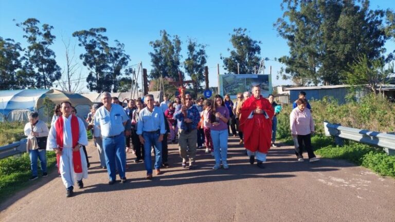 Monseñor Canecín anima a prepararse para la celebración en torno a la Cruz Gil