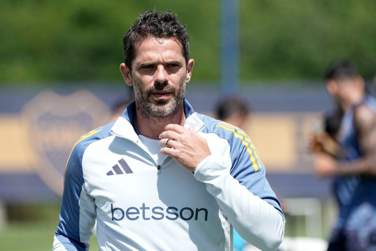 Gago maneja variantes para el debut de Boca por Copa Argentina