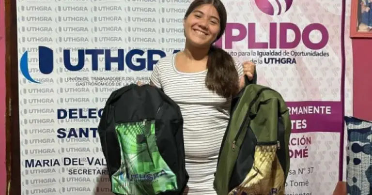 UTHGRA Corrientes entregó mochilas