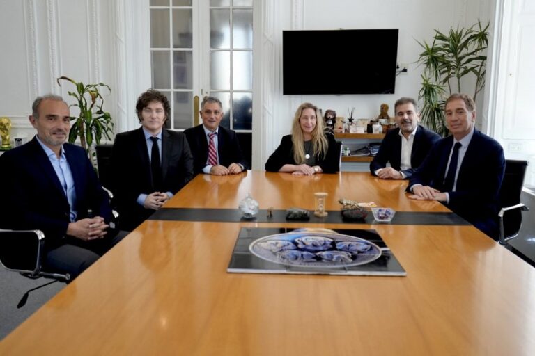Karina minimizó a Milei y excluyó a Santiago Caputo de una foto con Ritondo y Santilli