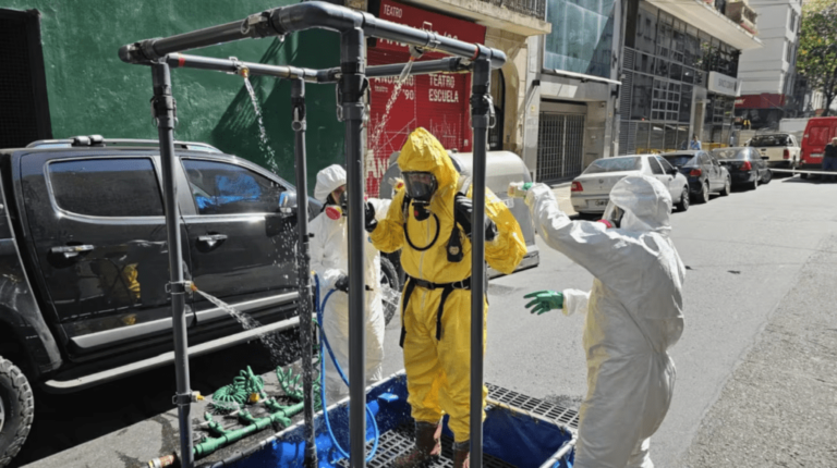 Derrame de una sustancia tóxica en el centro porteño.