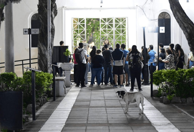 Descubrí Corrientes: el recorrido guiado por sitiosemblemáticos de la ciudad suma adeptos
