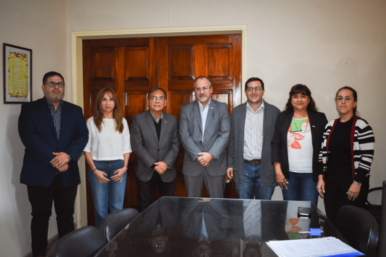 Salud, Escuela de Gobierno y Medicina impulsan Diplomatura en Gestión Hospitalaria