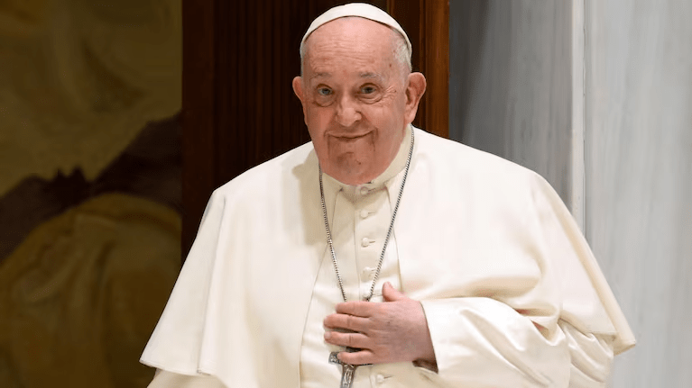 El Vaticano confirmó que el papa Francisco murió tras sufrir un derrame cerebral