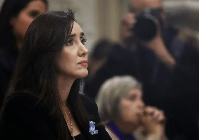 Villarruel fue abucheada cuando salía de la iglesia en la que se celebró la misa por el Papa