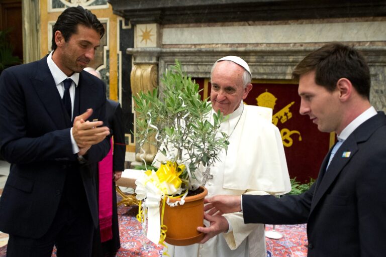 El mensaje de Messi por la muerte del papa Francisco: Gracias por hacer del mundo un lugar mejor
