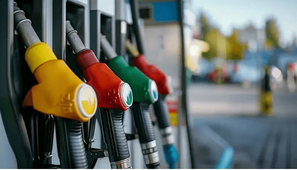 Los cuatro aumentos clave que llegarán en mayo: combustibles, alquileres, prepagas y energía