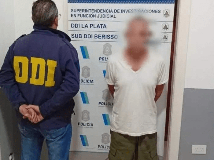 Un hombre roció con nafta a su pareja e intentó prenderla fuego viva.