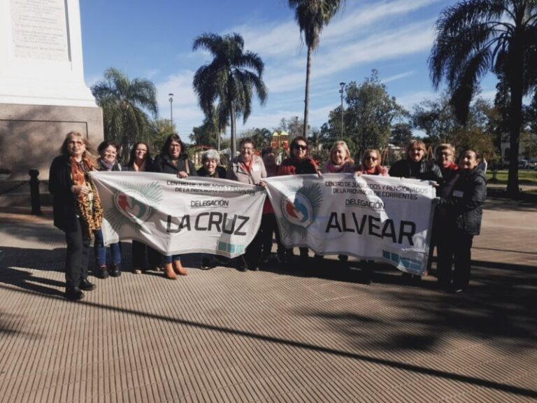 Jubilados correntinos participaron del Día de la Patria en Monte Caseros