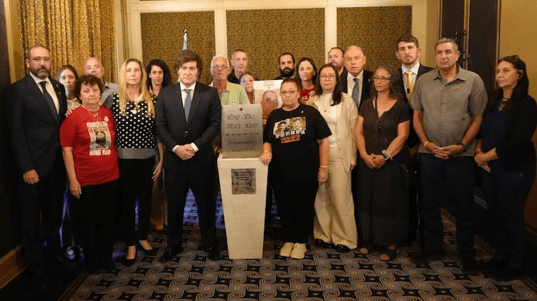 Milei se reunió con familiares de argentinos secuestrados por Hamas