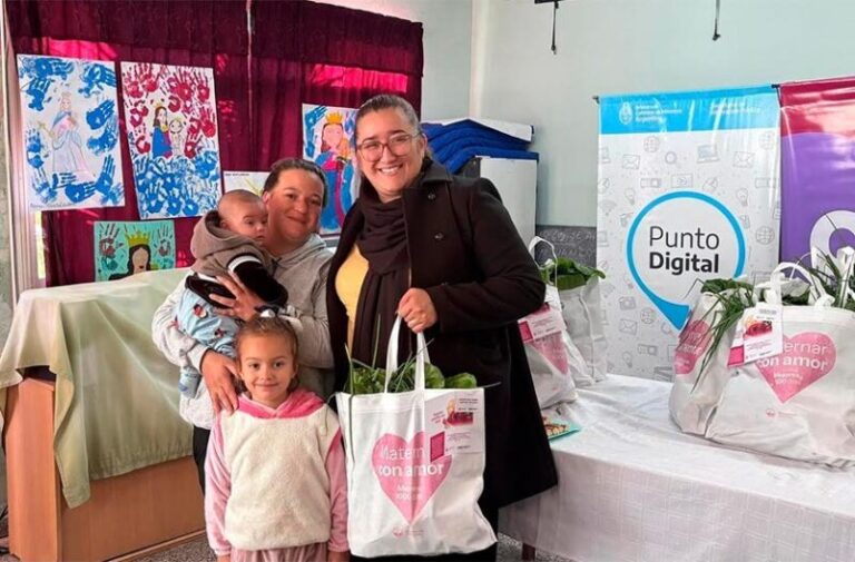 Entregaron alimentos a madres del programa Maternar con amor