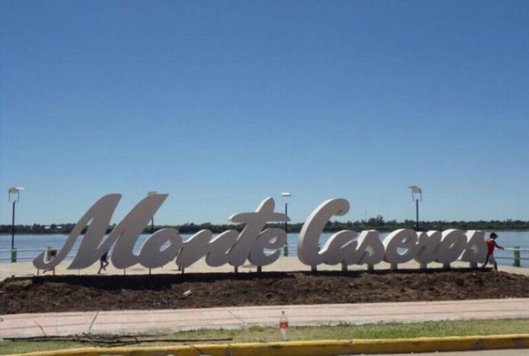 Cerraron el puerto de Monte Caseros por la crecida del río