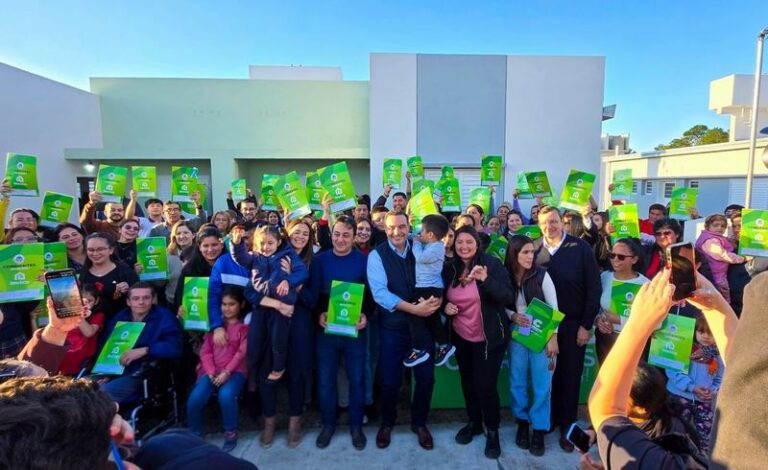 El Invico entregó unas 400 casas y obras de importancia comunitaria