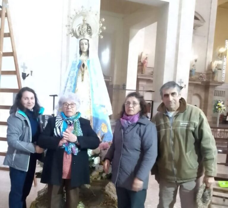 La Virgen de Itatí ya luce nuevo vestuario para su Fiesta Patronal