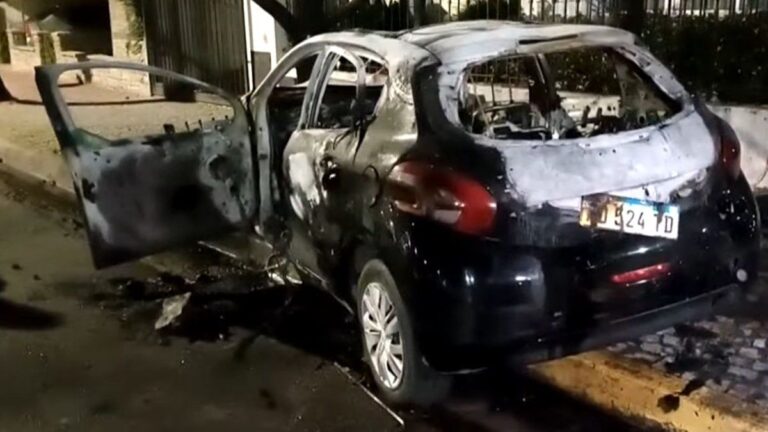 Persecución y choque en Núñez: el auto en el que iban los delincuentes se incendió