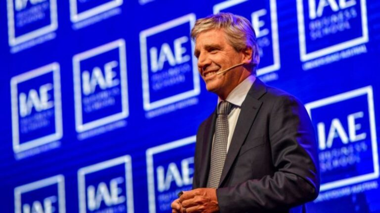 Las cuatro fuentes de dólares que piensa Luis Caputo para acumular reservas en el Tesoro