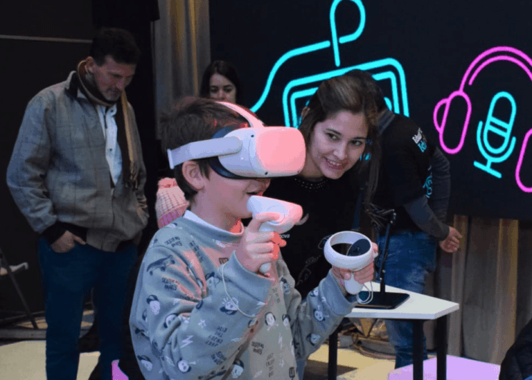 EducaInnova: el espacio educativo que une tecnología, robótica y streaming en la Feria del Libro