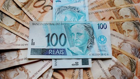 A cuánto cerró el real blue hoy, lunes 14 de julio de 2025