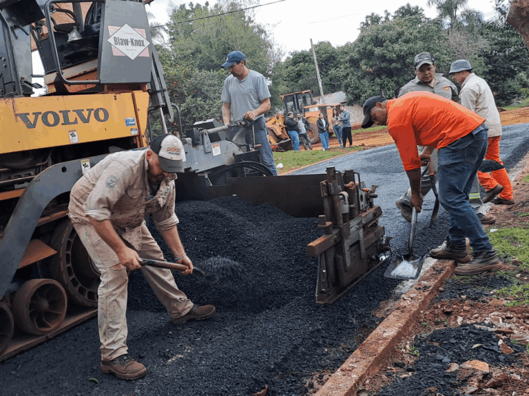 Valdés anunció la pavimentación de 20 cuadras en San Carlos