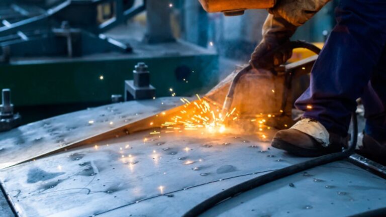 La industria metalúrgica sigue en crisis: actividad 15% por debajo de los niveles históricos