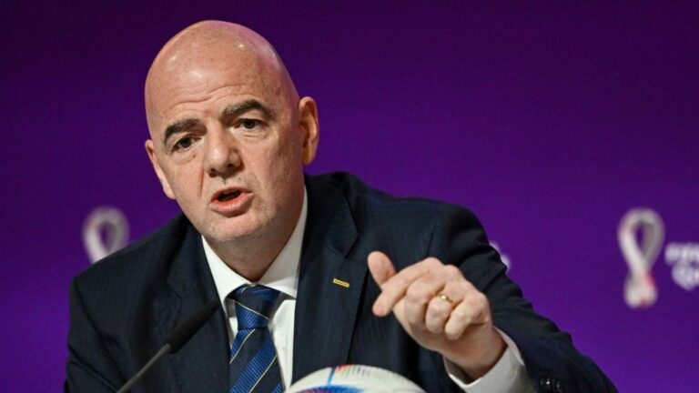 El tajante mensaje de Gianni Infantino por los graves incidentes en Independiente-Universidad de Chile