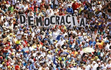 Corrientes elige un nuevo Gobernador:  siete opciones