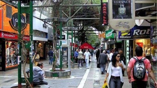 Comerciantes de Córdoba en su «peor» momento: 9% de caída en agosto y «un gran esfuerzo para no despedir gente