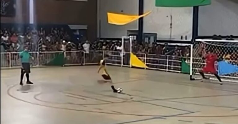 Atajó un penal y cayó muerto: la tragedia en un partido de futsal que conmueve a Brasil