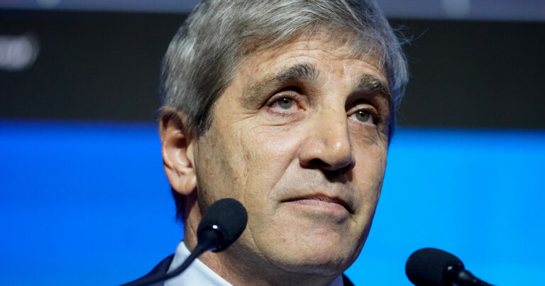 Estiman que el Gobierno tiene US$ 1.200 millones para contener el dólar debajo del techo hasta octubre