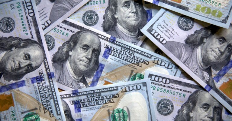 El dólar subió 17% desde el «Compra, campeón» de Caputo: sigue estando barato?