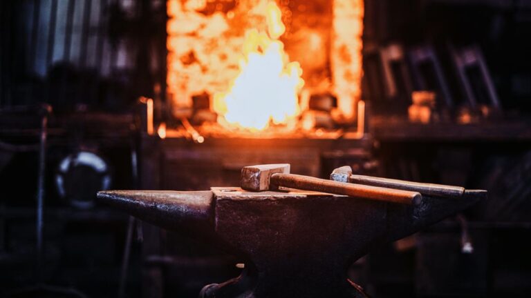 La industria sufrió una nueva caída en agosto ante bajo consumo, suba de tasas y merma en exportaciones, según la UIA