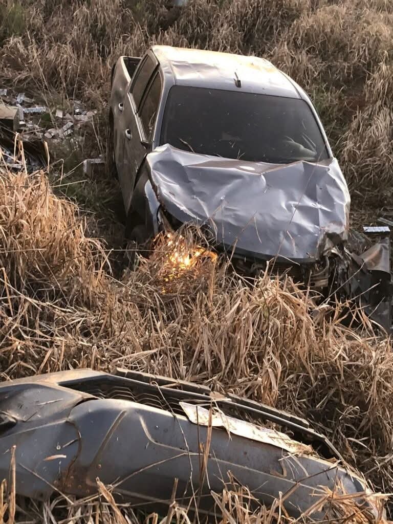 Vuelco y fuga en Garruchos: abandonan una camioneta robada con cigarrillos de contrabando
