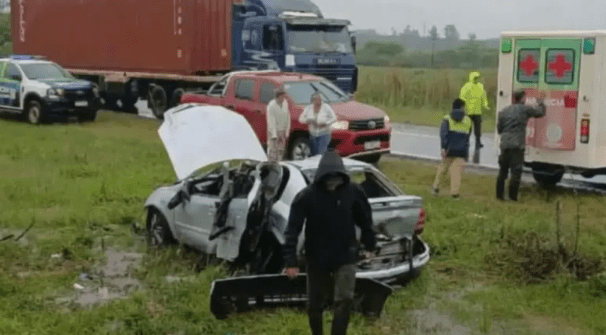 Tragedia en Corrientes: un bebé de 5 meses murió tras el despiste y vuelco de un auto en la ruta 14