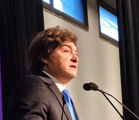 Defensa de una reforma laboral, instrumentada por regiones