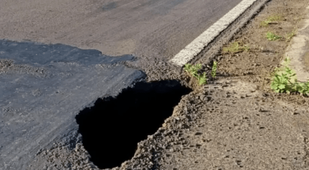 Corrientes: Vialidad Nacional habilitó el tránsito en la Ruta 12 tras reparar un socavamiento