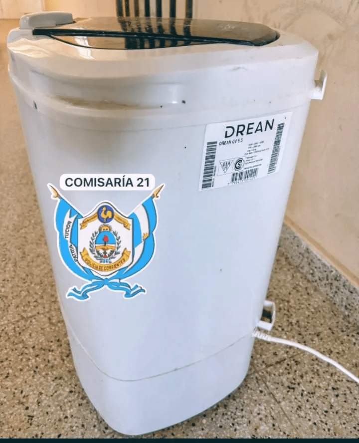 Encontraron un secarropas robado en un baldío y detuvieron a un sospechoso.