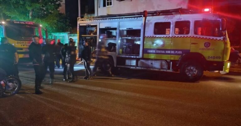 Tres mujeres murieron por el incendio en un geriátrico en Mar del Plata: hay varios internados por intoxicación