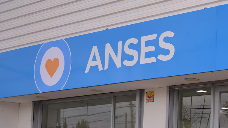 La ANSES definió el cronograma de pagos de enero para jubilados, AUH y otras asignaciones: cuándo cobran