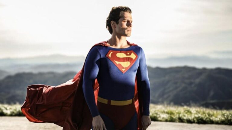 Zack Snyder compartió imágenes inéditas de Henry Cavill con el «traje original de Superman»