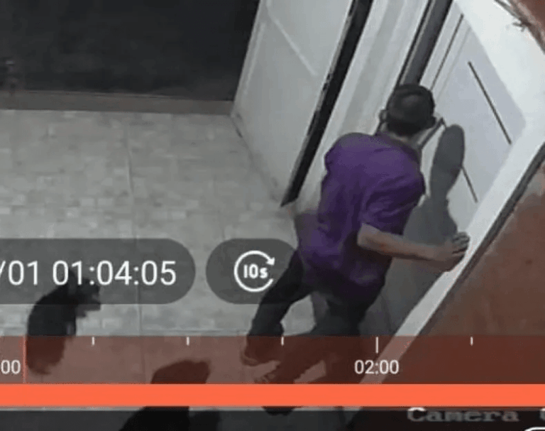 Robó a una conocida y lo atraparon borracho gastando el dinero.