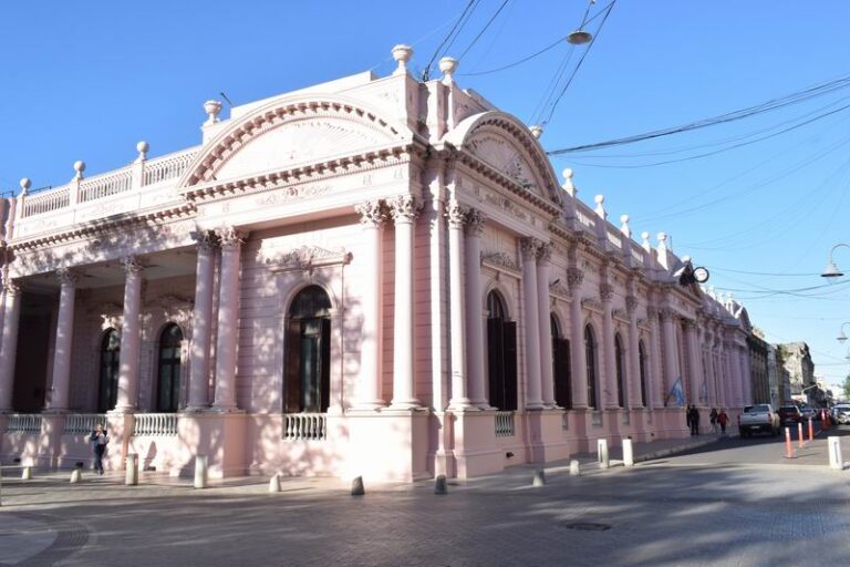 La Provincia autorizó fondos para las comunas por más de $3.200 millones