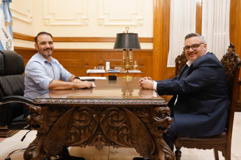 Valdés se reunió con intendentes para impulsar el desarrollo local