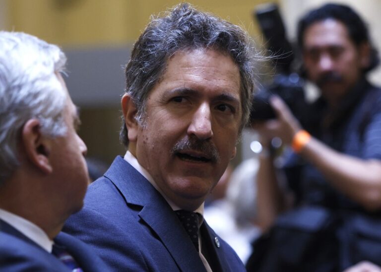 Las sospechas de la operación de los laboratorios detrás de la salida de Casanello del caso Andis