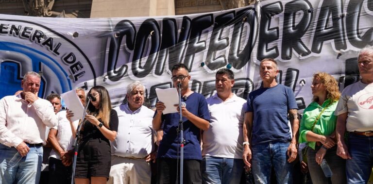 LA CGT SE MOVILIZÓ A TRIBUNALES CONTRA LA MODERNIZACIÓN LABORAL Y EL GOBIERNO RATIFICÓ QUE NO DARÁ MARCHA ATRÁS