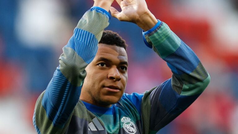 Real Madrid confirmó que Kylian Mbappé sufrió un esguince en la rodilla izquierda