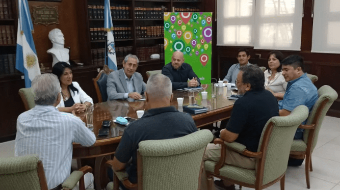 El Gobierno provincial dispuso un aumento salarial del 6% para docentes