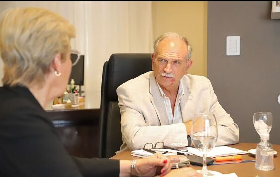 Provincia advierte por deudas a varios programas de Salud