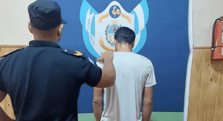 Video: Ladrón intentó robar una bicicleta, pero no pudo manejarla